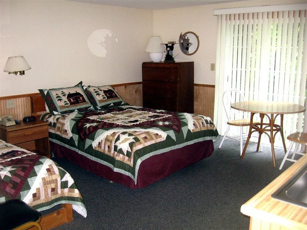 Bear Tree Lodge Weirs Beach Ruang foto